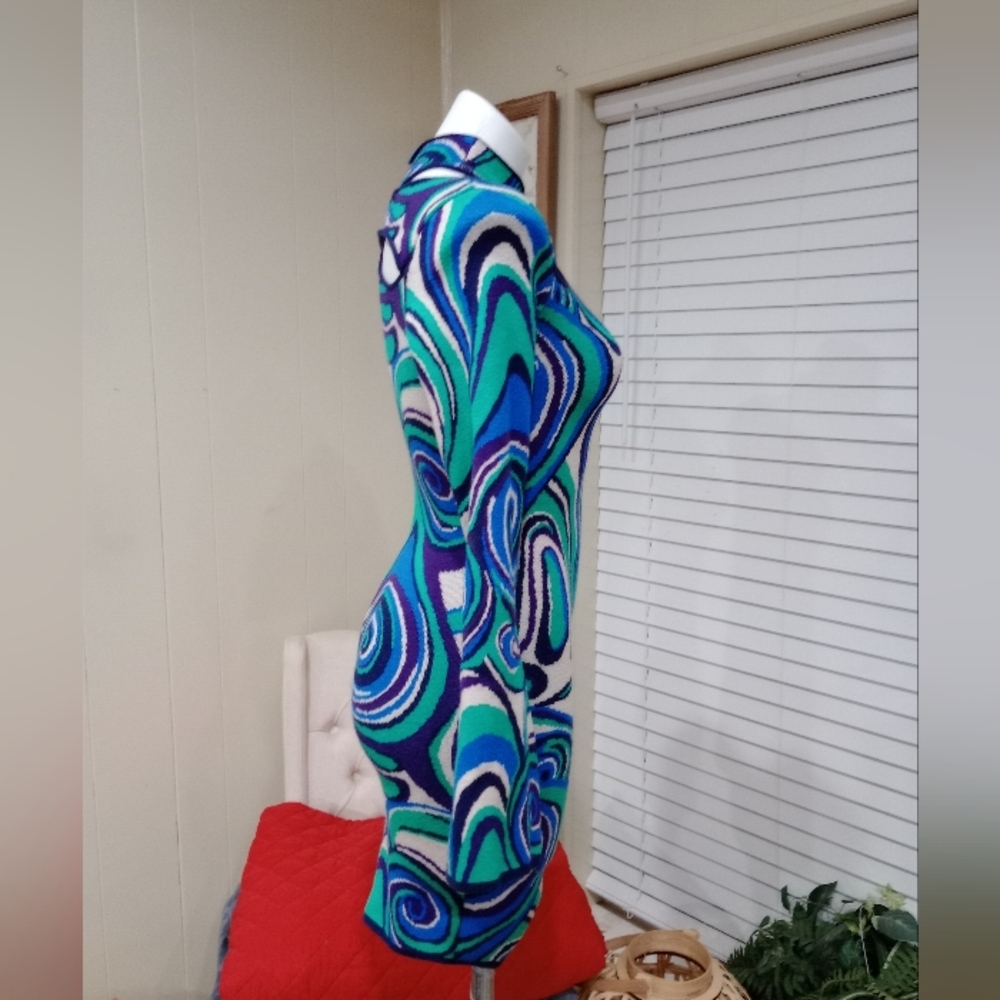 Psychedelic Swirl Dress in Blue and Green - Picture 8 of 12